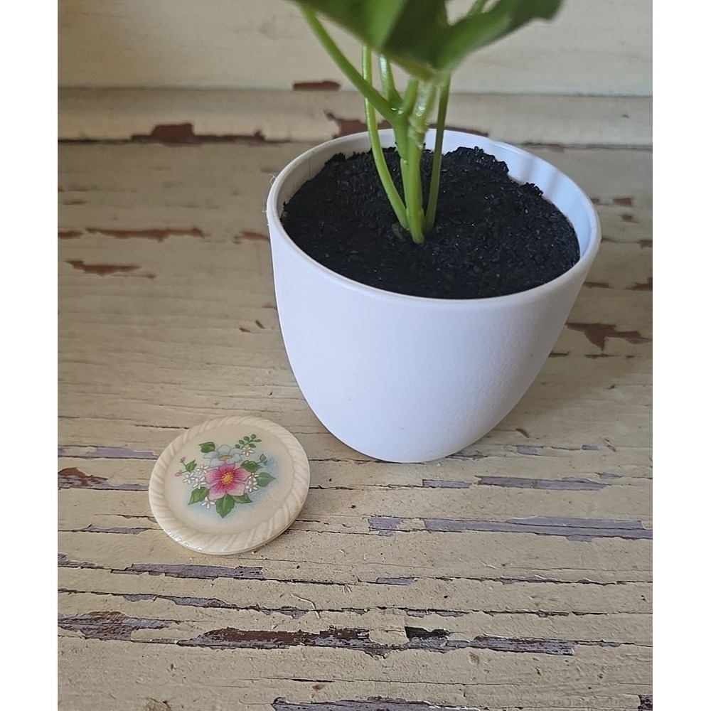 Vtg 1984 Avon Spring Bouquet Porcelain‎ Round Dish Fashion Jewelry Pin Brooch